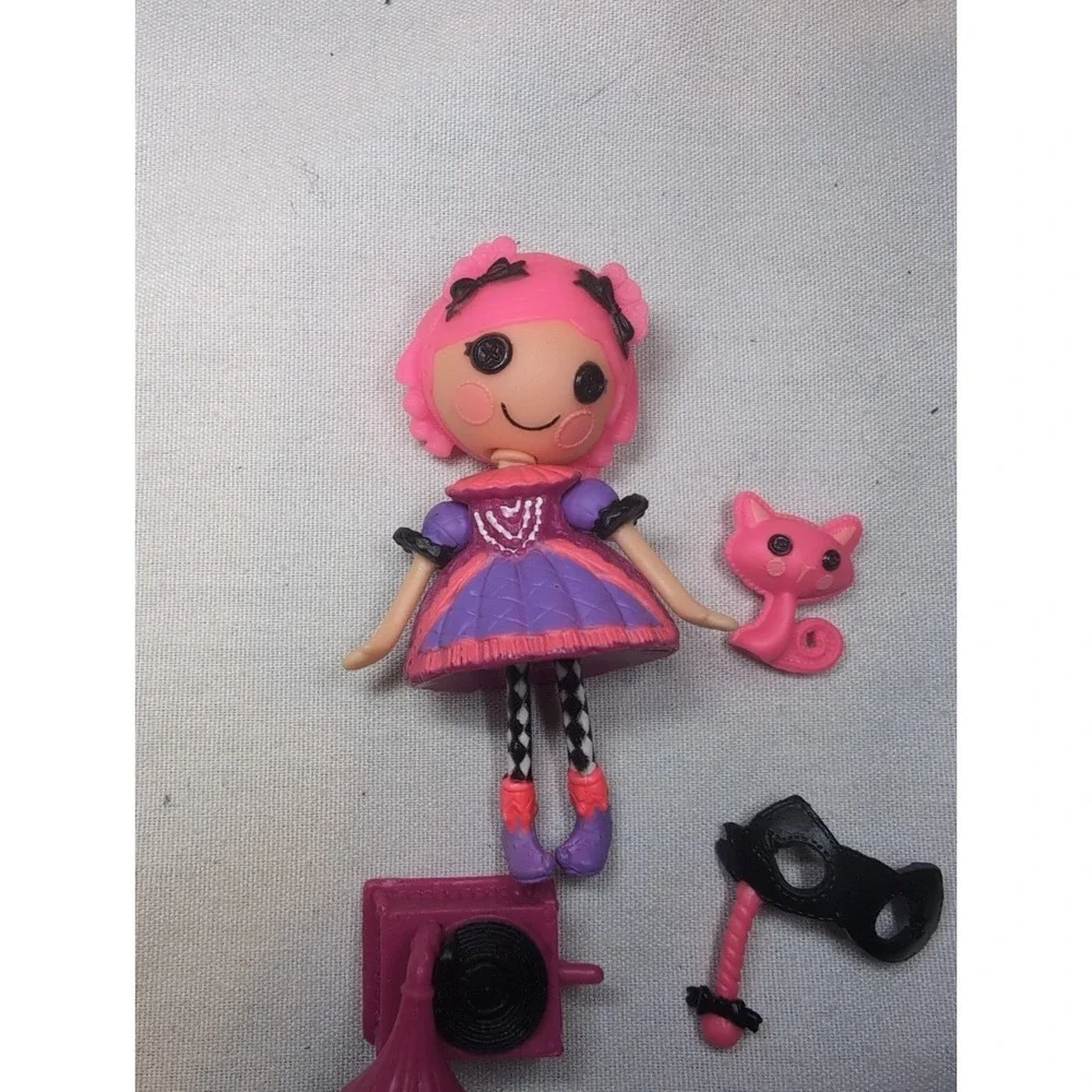 Lalaloopsy Mini Confetti Carnivale with Accessories and Pet